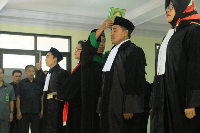 Pelantikan Advokat KAI Sulteng