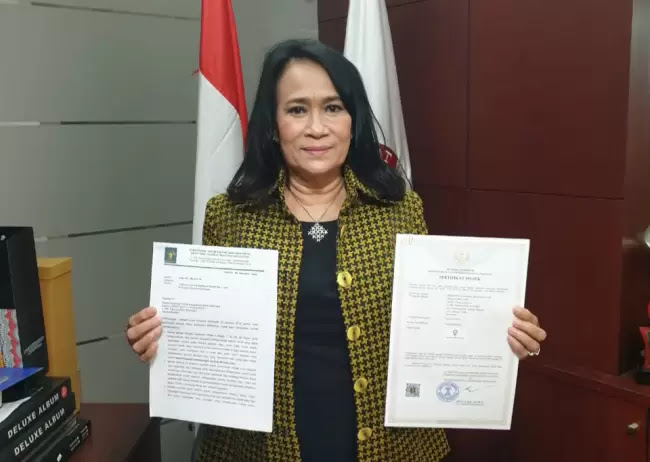 Mia Lubis Mia Lubis