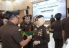 14 Kajari Baru di Jatim Resmi Dilantik, Kajati Mia Amiati Beri Pesan Menohok! Mia